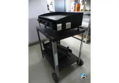 Set met gasplancha en barbecues – kavel bij Clicpublic