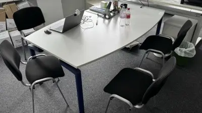 5590.11 => 1 Besprechungstisch mit 4 Besucherstühlen - Abholung nach Freigabe − – kavel bij VENTA Industrieversteigerungen, Hagen