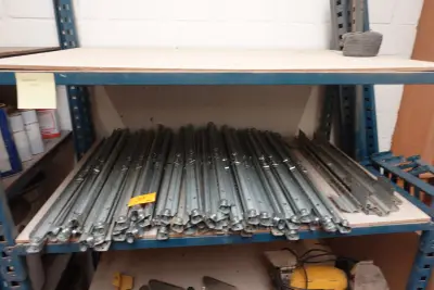 48x Uittrekbare tafelgeleider – kavel bij Openbare Verkopen, Desselgem