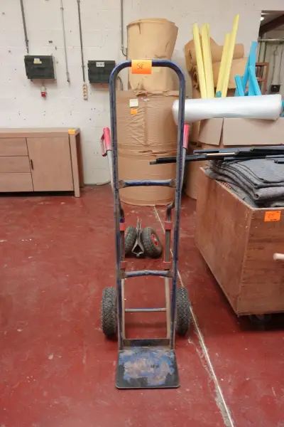 Metalen steekwagen – kavel bij Openbare Verkopen, Desselgem