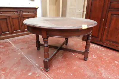 Massieve eiken uittrekbare ronde tafel – kavel bij Openbare Verkopen, Desselgem