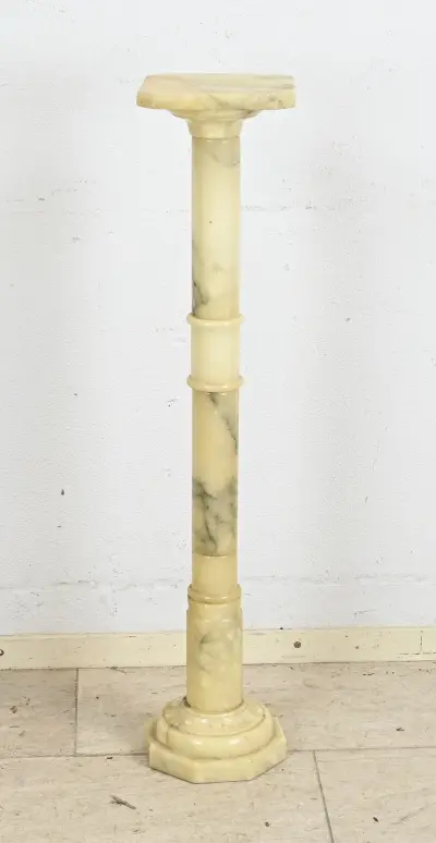 Italiaanse piedestal, H 96 cm – kavel bij Twents Veilinghuis