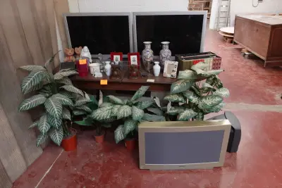 Partij decoratie – kavel bij Openbare Verkopen, Desselgem