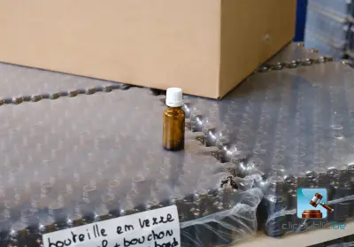 Partij glazen flessen – kavel bij Clicpublic