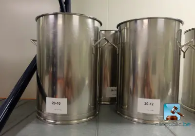 Set roestvrijstalen tanks – kavel bij Clicpublic
