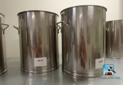 Set roestvrijstalen tanks – kavel bij Clicpublic