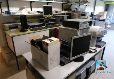Grote verscheidenheid aan computerhardware – kavel bij Clicpublic