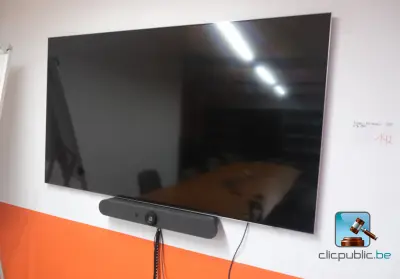 Televisie met videobalk – kavel bij Clicpublic
