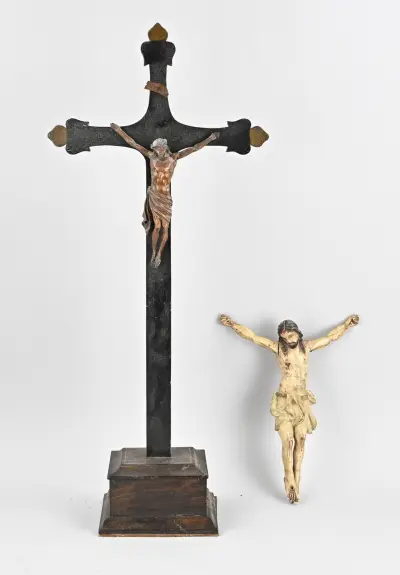 2x Antiek Corpus Christi, 34 - 73 cm – kavel bij Twents Veilinghuis