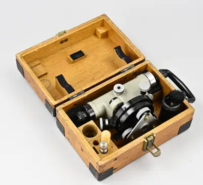 Carl Zeiss landmeter – kavel bij Twents Veilinghuis