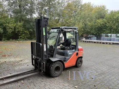 Diesel-Gabelstapler TOYOTA Tonero 25 – kavel bij IVG, Paderborn