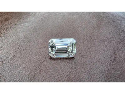 Diamant emerald 1.50 crt ( IGI gecertificeerd ) – kavel bij XL Auctions