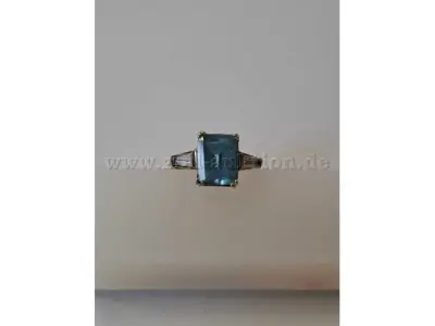 1 Goldring mit Blautopas und seitlichen Schmucksteinen – 585er Gold – kavel bij Zoll-Auktion, Reutlingen