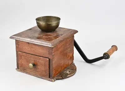 Antieke kruideniers koffiemolen, 1900 – kavel bij Twents Veilinghuis