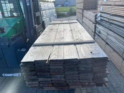 Ca. 120x Douglas Wisselsponning/Halfhoutsrabat, 18x190mm, lengte 400cm – kavel bij Onlineveilingmeester