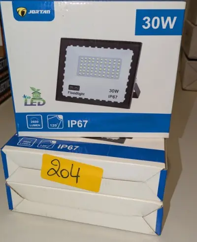 3 CROSS LED-buitenlampen (30W) – kavel bij Auctionline, Anderlecht