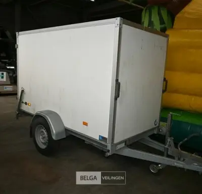 Gesloten aanhangwagen HAPERT – kavel bij Belga Veilingen