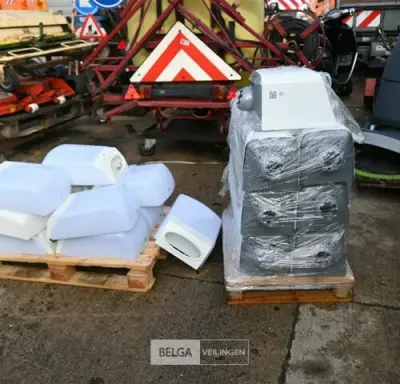 Partij diverse dispensers – kavel bij Belga Veilingen