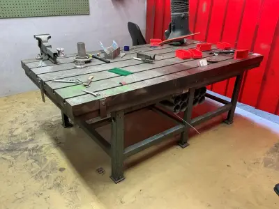 Welding table – kavel bij Dome Auctions, Neuss