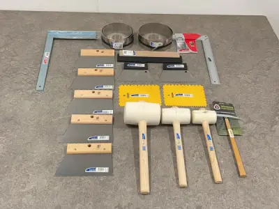 Solid tegelgereedschap set 18-delig – kavel bij XL Auctions