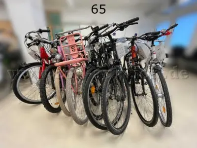 1 Trekking-E-Bike und 9 Räder im Konvolut, verschiedene Arten und Marken – kavel bij Zoll-Auktion, Hamburg