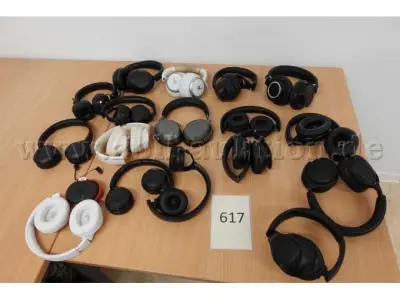 18 teilig, Bluetooth und kabelgebundene Over-Ear Kopfhörer, div. Hersteller – kavel bij Zoll-Auktion, Hamburg