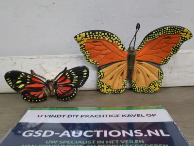 Set van twee kleurrijke vlinder wanddecoraties – kavel bij GSD Auctions, Zoeterwoude