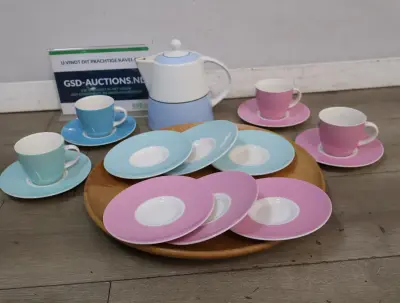 Koffieservies met pastel cups en schotels – kavel bij GSD Auctions, Zoeterwoude