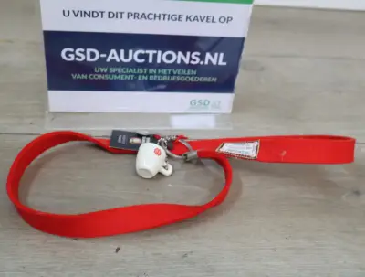 Rode sleutelhanger met miniatuur D.E. kopje – kavel bij GSD Auctions, Zoeterwoude