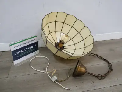 Tiffany stijl hanglamp – kavel bij GSD Auctions, Zoeterwoude