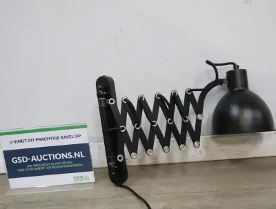 Industriële uitschuifbare wandlamp – kavel bij GSD Auctions, Zoeterwoude