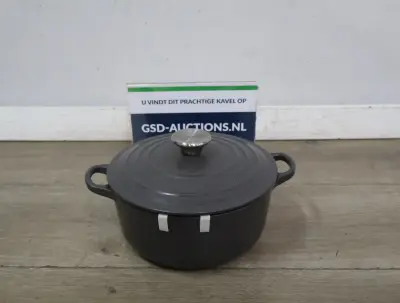 Le Creuset gietijzeren braadpan grijs – kavel bij GSD Auctions, Zoeterwoude