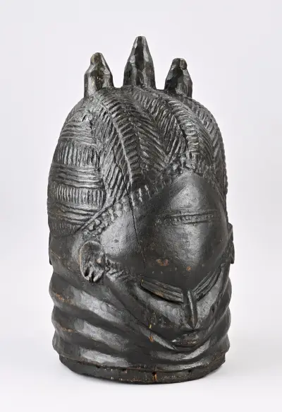 Masker/hout – kavel bij Twents Veilinghuis