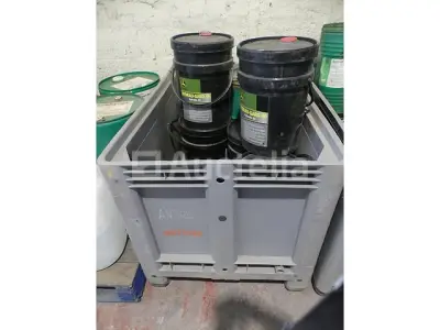7 Hydraulische Smeermiddelen – kavel bij Auctelia, Binche