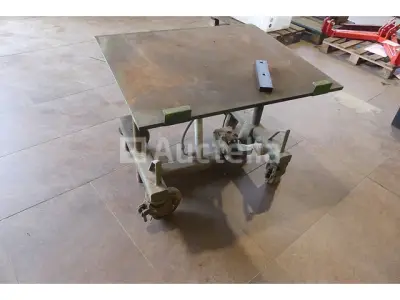 Hydraulische heftafel – kavel bij Auctelia, Binche