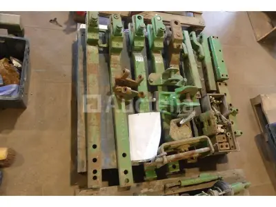 John Deere Hitch Bijvoegsels – kavel bij Auctelia, Binche