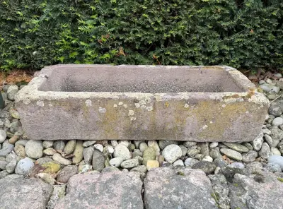 Zandstenen bloem/voederbak – kavel bij Twents Veilinghuis