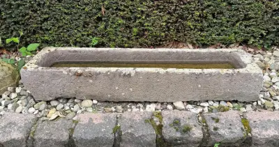 Zandstenen voederbak – kavel bij Twents Veilinghuis