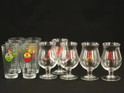 Partij vintage bierglazen – Vedett Extra & Duvel – 12 stuks – kavel bij De Kringwinkel, Antwerpen