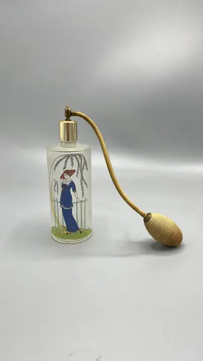 Parfumverstuiver vintage matglas met ballonpomp dame in tuin – kavel bij De Kringwinkel, Waardamme