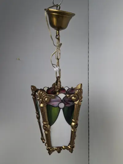 Exclusieve Vintage Tiffany Stijl Lantaarn Hanglamp – Glas-in-Lood met Bronzen Frame – kavel bij De Kringwinkel, Waardamme