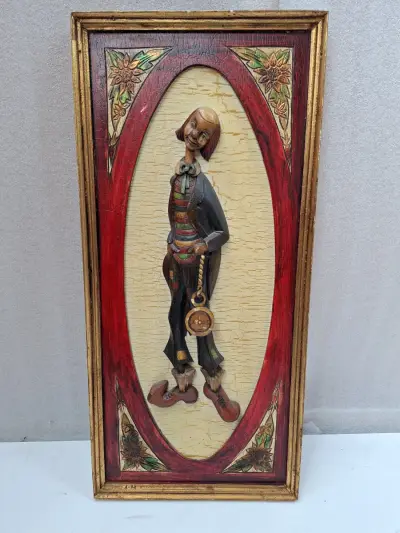 Vintage 3D Reliëf Wandpaneel – Handgesneden Karakteristieke Snorrenman / Harlekijn – kavel bij De Kringwinkel, Waardamme