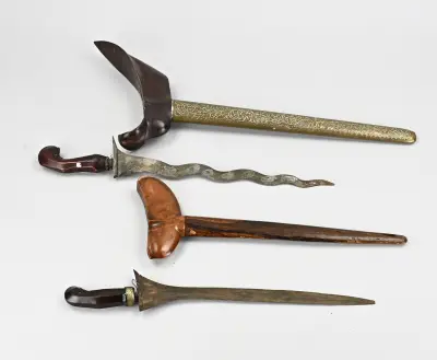 2x Indonesische kris, L 44 - 50 cm – kavel bij Twents Veilinghuis
