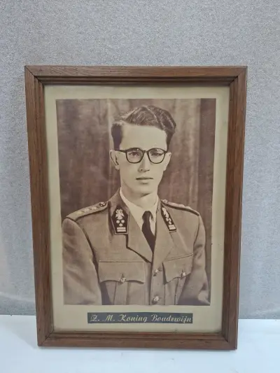 Authentiek Vintage Staatsieportret Koning Boudewijn (1950/1951) – kavel bij De Kringwinkel, Waardamme