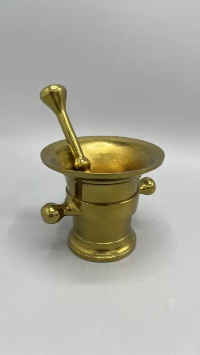 Messing vijzel met stamper vintage apothekersmodel – kavel bij De Kringwinkel, Waardamme