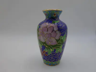 Chinees miniatuur cloisonné vaasje met bloemmotief – kavel bij De Kringwinkel, Diest