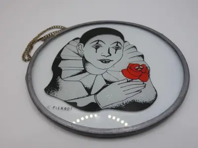 Glazen raamhanger met Pierrot-afbeelding – kavel bij De Kringwinkel, Diest