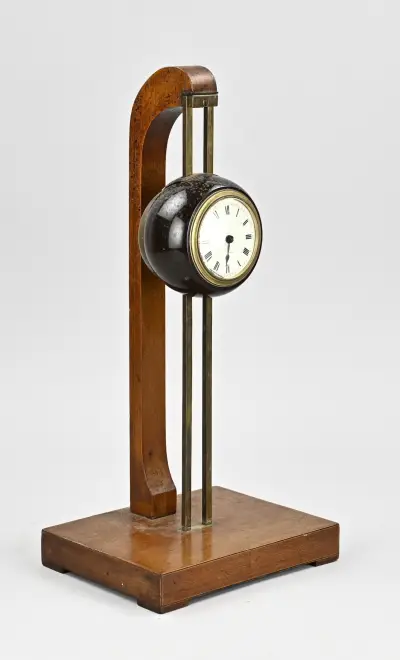 Antieke zaagklok, 38 cm – kavel bij Twents Veilinghuis