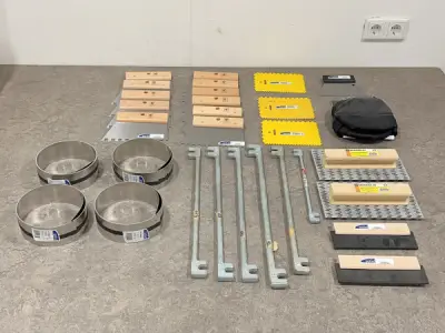 Solid Mondelin tegelzettersgereedschap set 30-delig – kavel bij XL Auctions