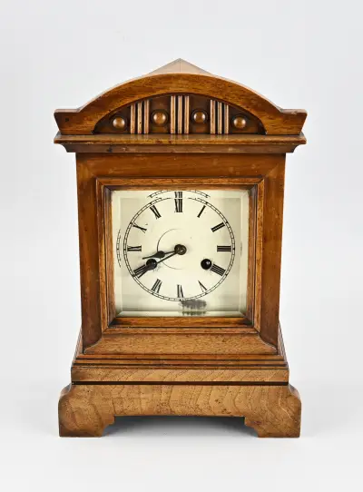 Junghans tafelklok (noten), 1910 – kavel bij Twents Veilinghuis